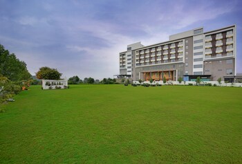 the maruti nandan grand