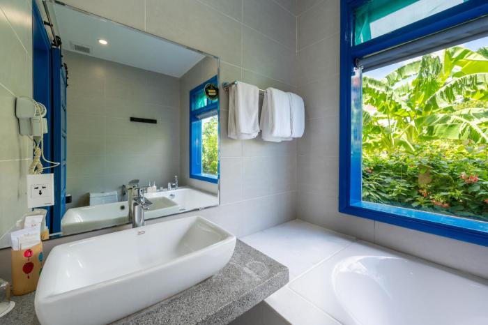 chez mimosa hoi an blue villa
