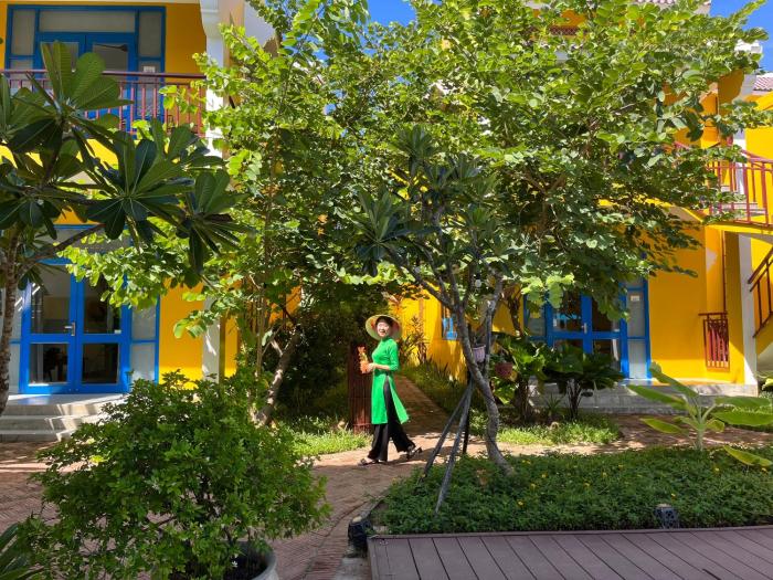 chez mimosa hoi an blue villa