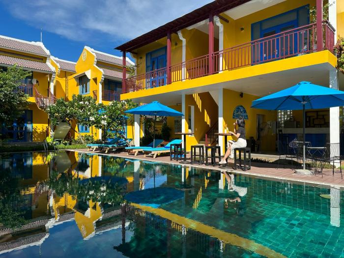 chez mimosa hoi an blue villa