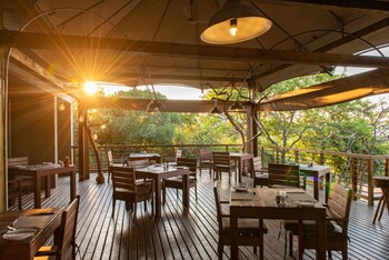 ndhula luxury tented lodge