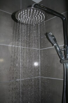 spring bank aparthotel