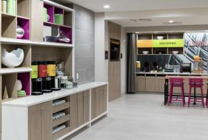 home2 suites by hilton orlando airport