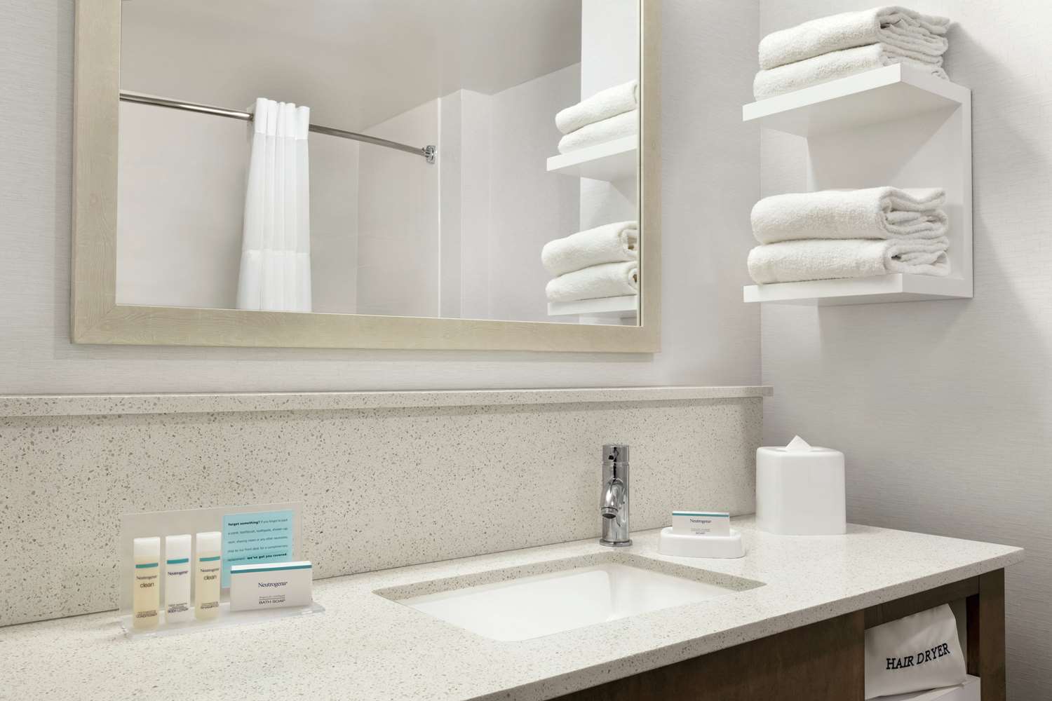 hampton inn and suites johns creek