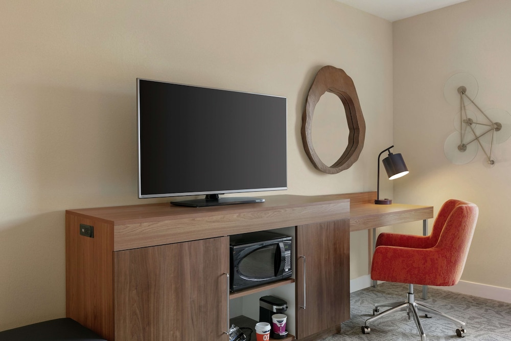 hampton inn and suites johns creek