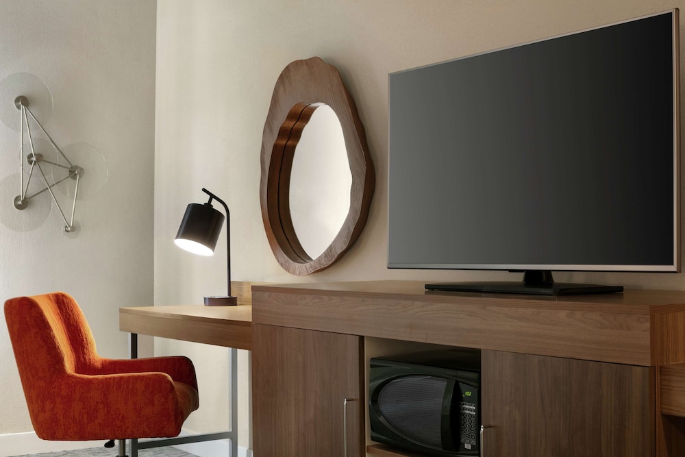 hampton inn and suites johns creek