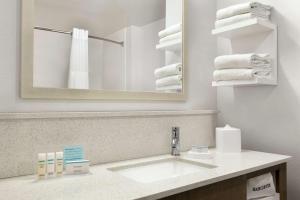 hampton inn and suites johns creek