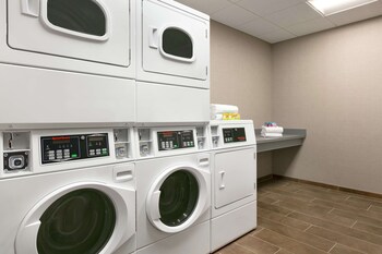 hampton inn and suites johns creek