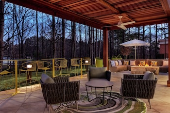 hampton inn and suites johns creek