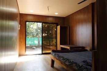 iora cottages
