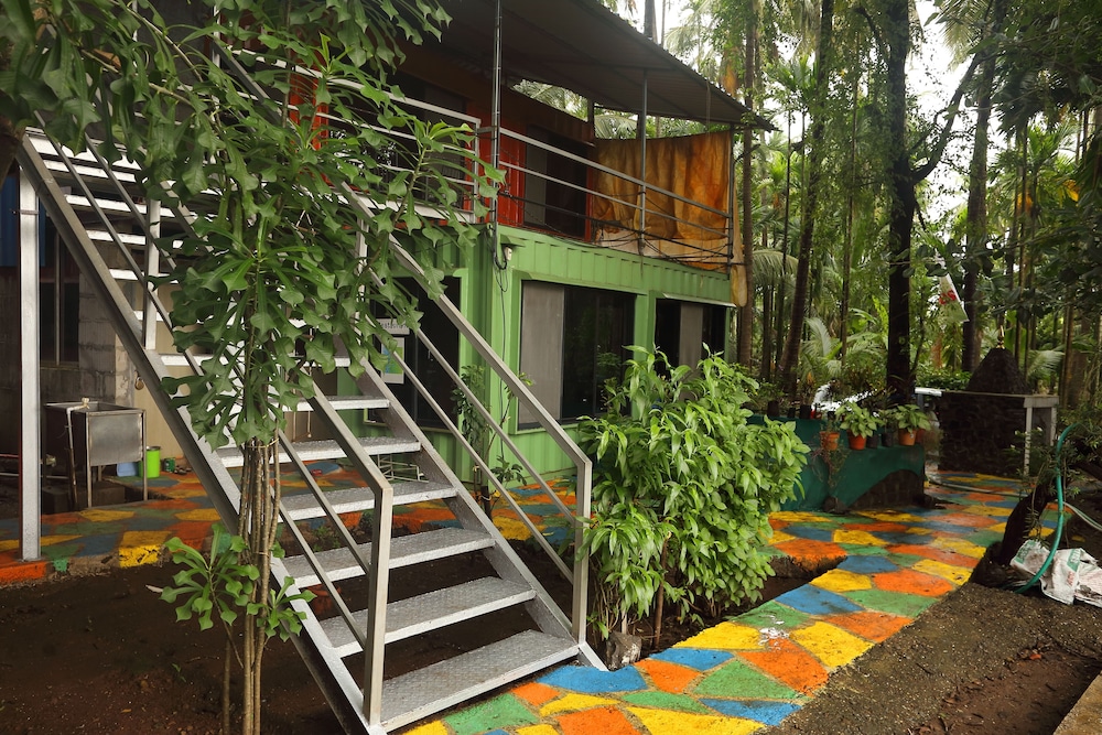 iora cottages