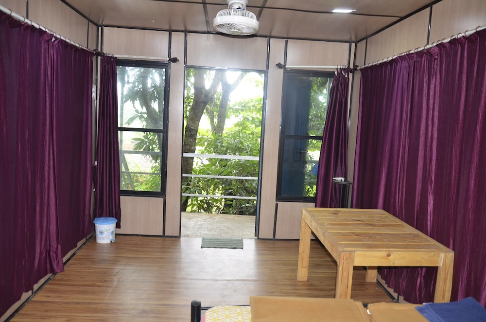 iora cottages