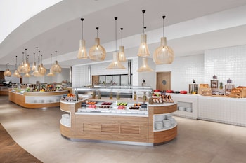 hampton by hilton marjan island