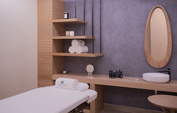 hampton by hilton marjan island