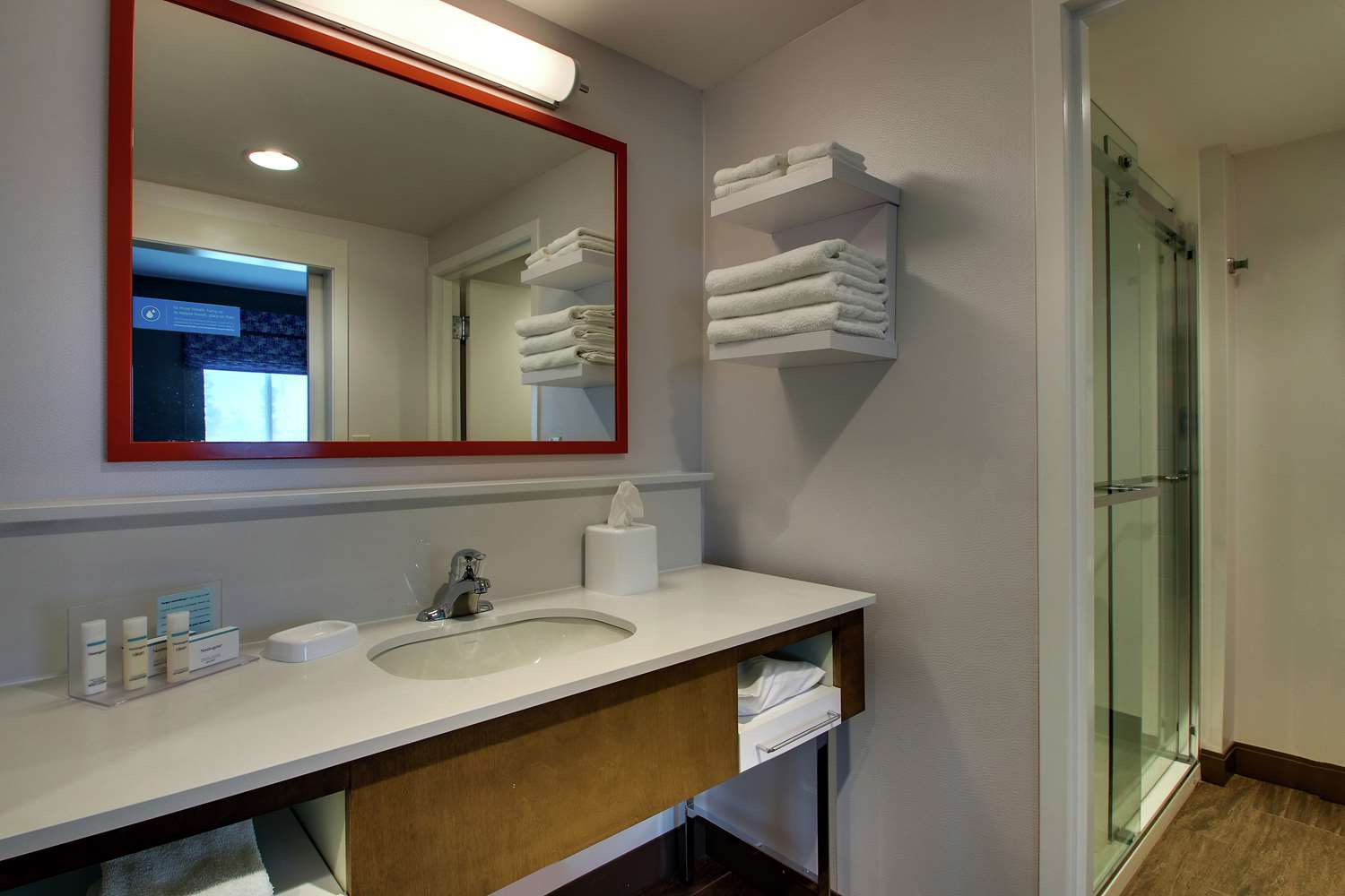 hampton inn and suites southport