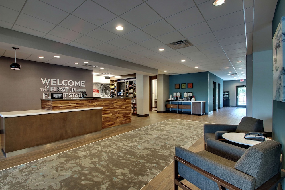 hampton inn and suites southport