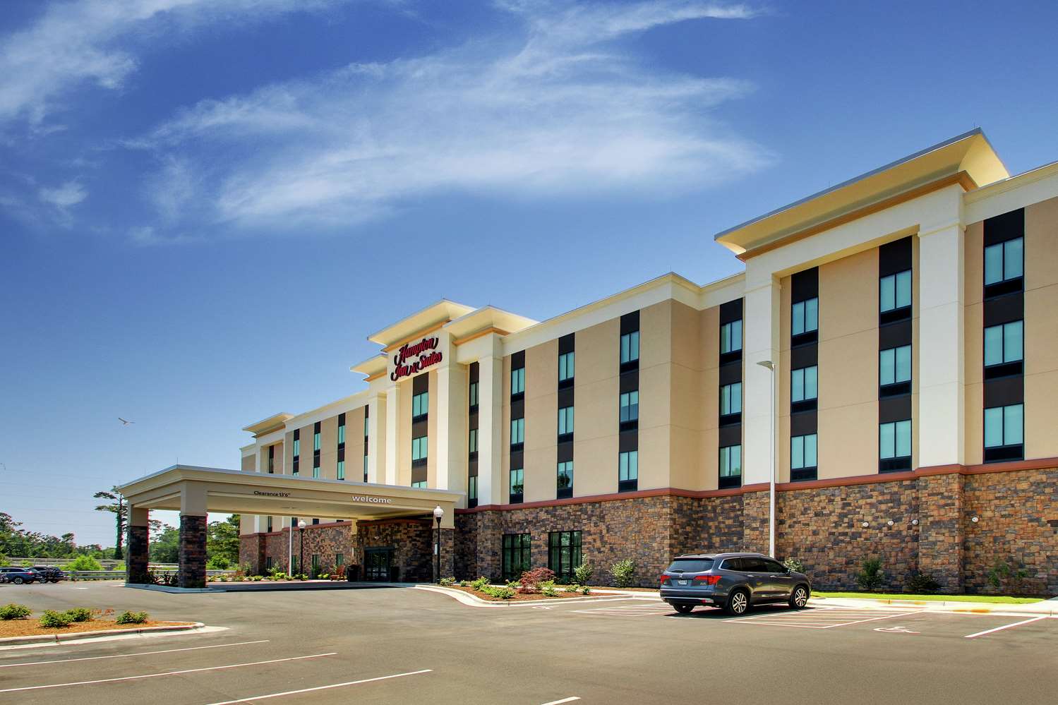 hampton inn and suites southport