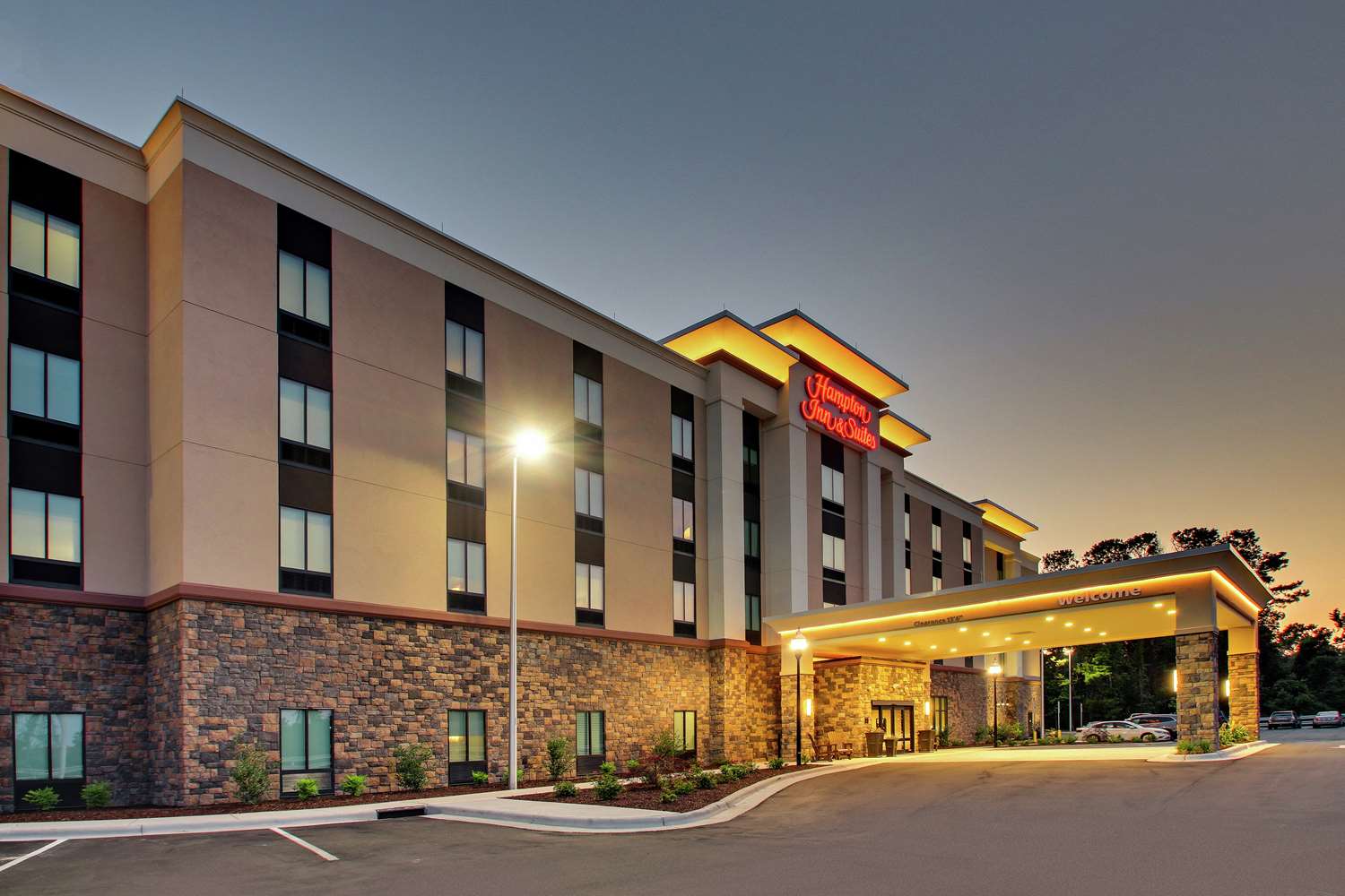 hampton inn and suites southport