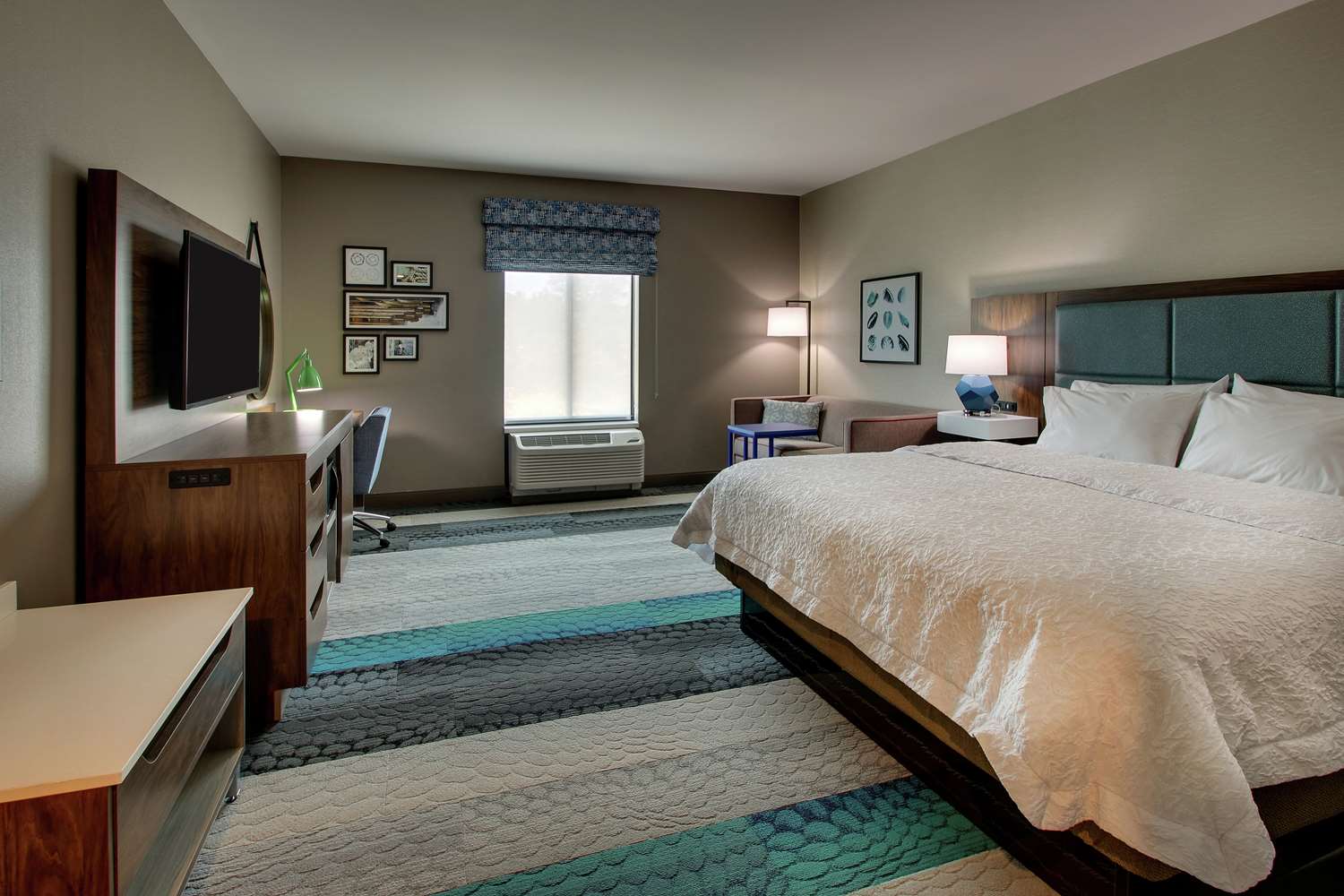 hampton inn and suites southport