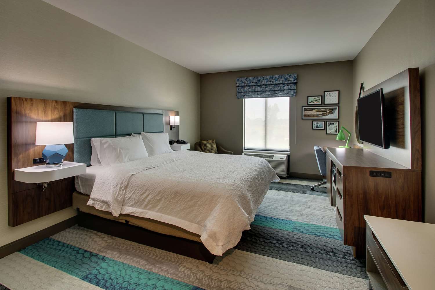 hampton inn and suites southport