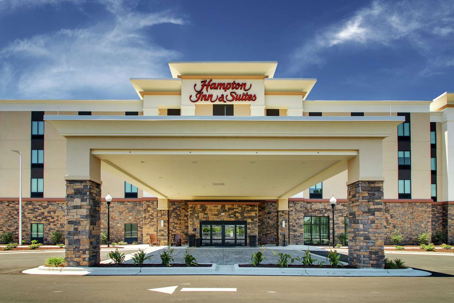 hampton inn and suites southport