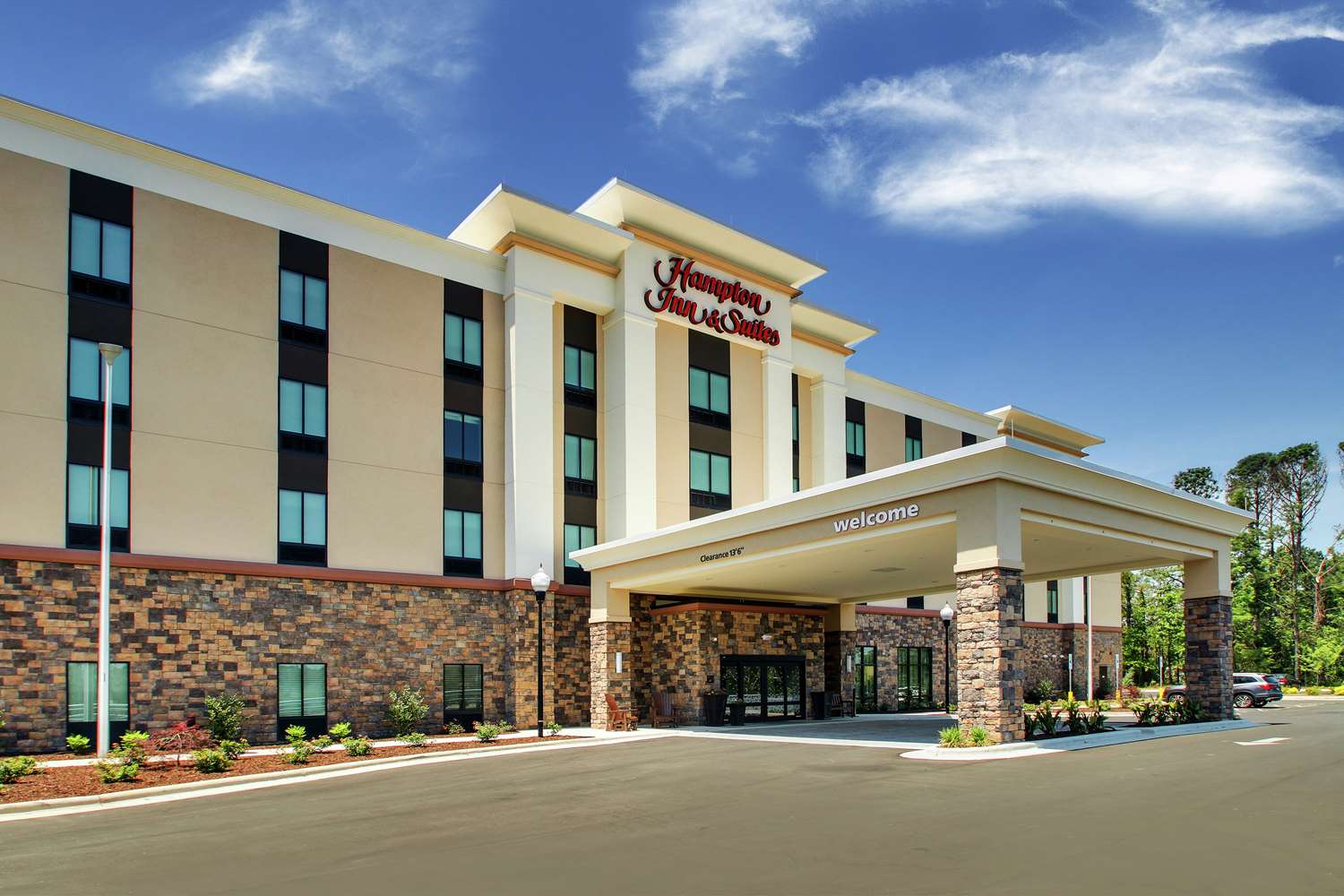 hampton inn and suites southport