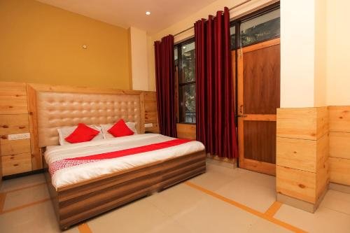 hotel mountain trail