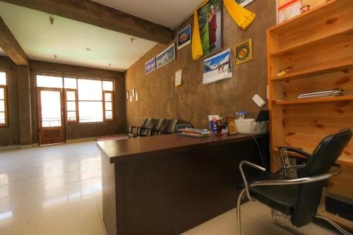 hotel mountain trail