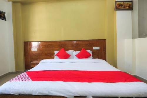 hotel mountain trail