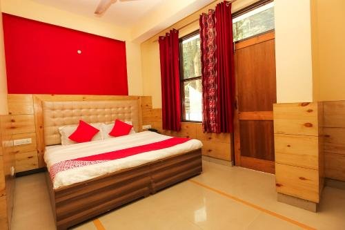 hotel mountain trail