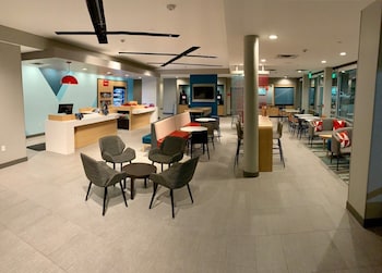 avid hotel oklahoma city airport an ihg hotel