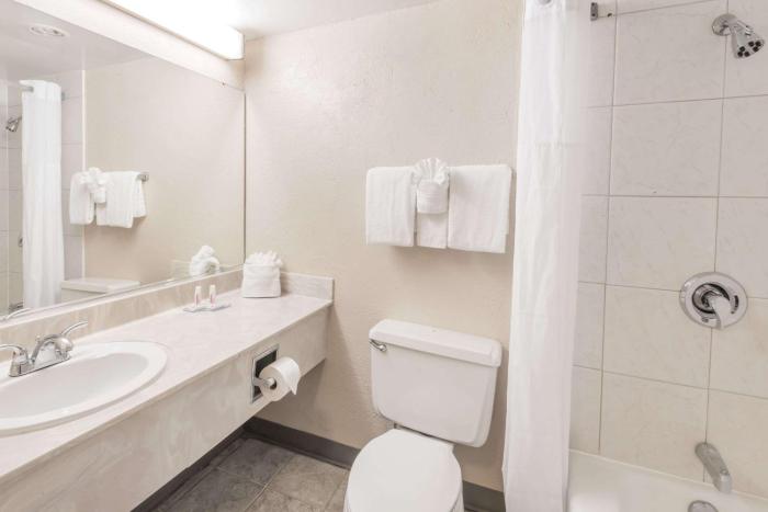 columbus grand hotel and banquet center