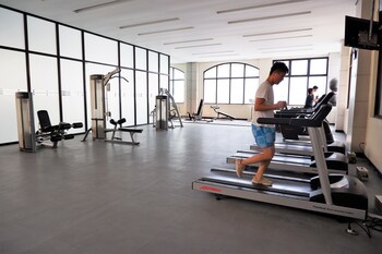 one palm tree villas by smtl properties