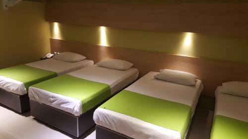 hotel 56 avenue plaza