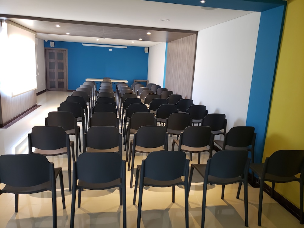 hotel 56 avenue plaza