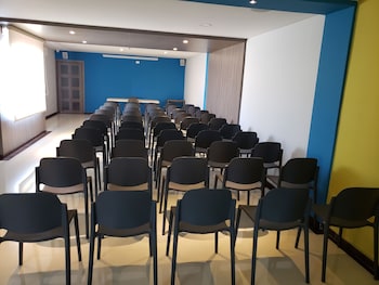 hotel 56 avenue plaza