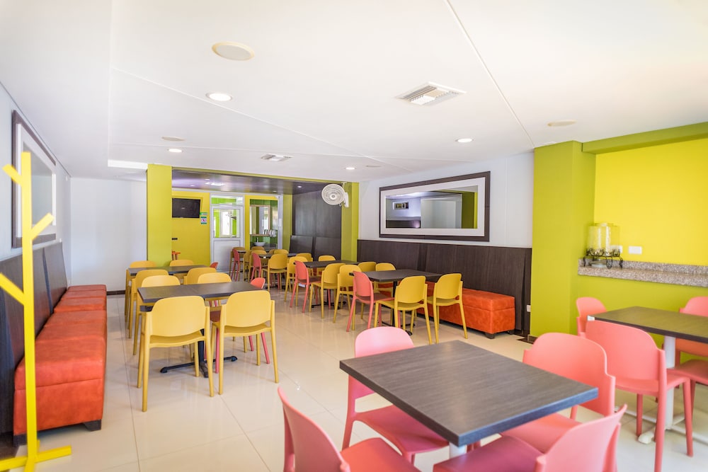 hotel 56 avenue plaza