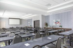 hilton garden inn surprise phoenix