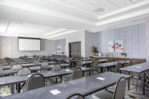 hilton garden inn surprise phoenix