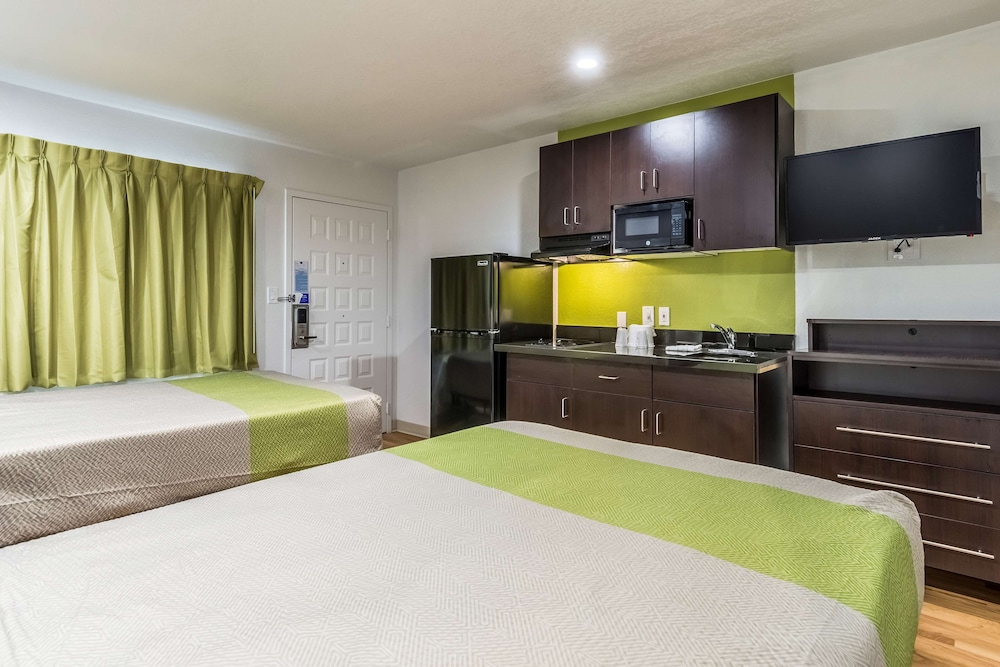 studio 6 buttonwillow ca