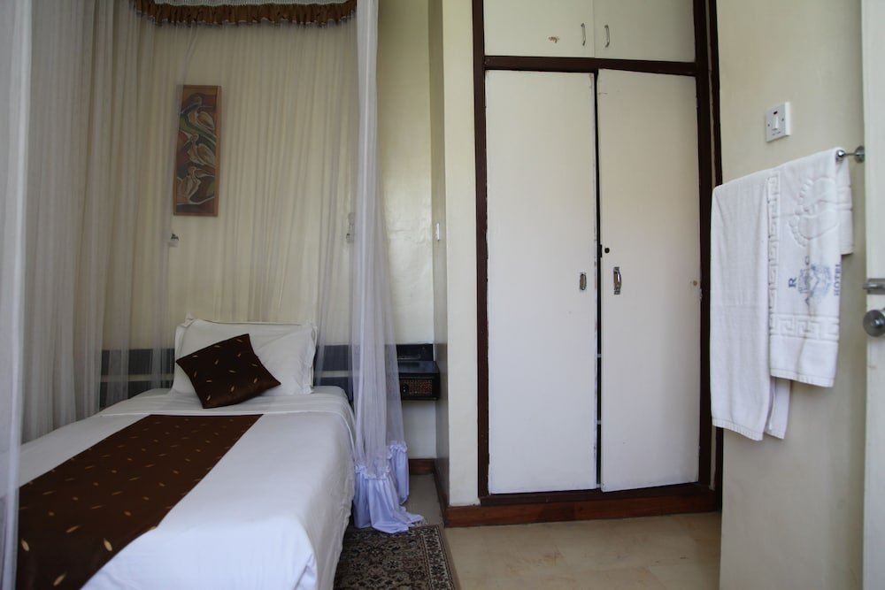 Arc Egerton Hotel,In A Rural Location,2.5 star