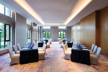 crowne plaza huzhou an ihg hotel