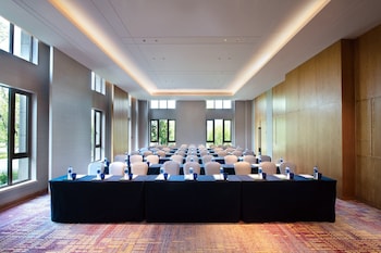 crowne plaza huzhou an ihg hotel