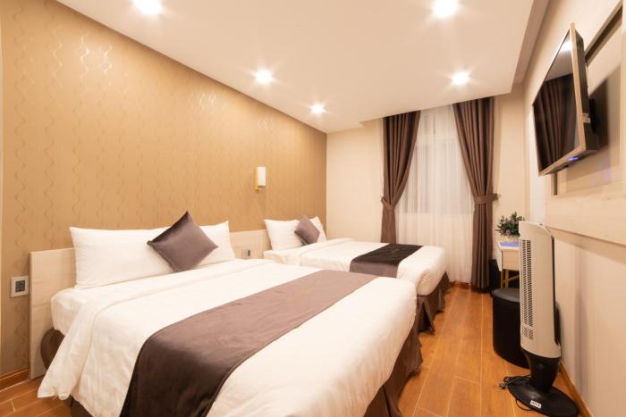 silent night dem lanh hotel