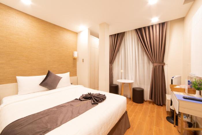 silent night dem lanh hotel