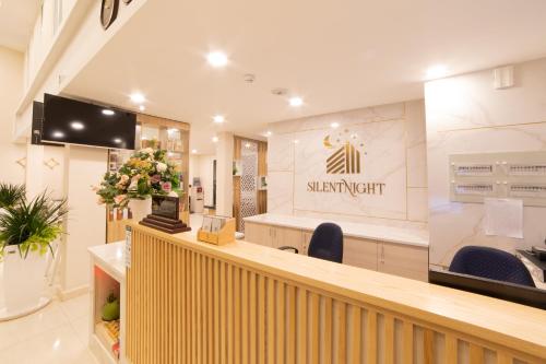 silent night dem lanh hotel