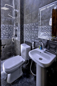 the square boutique hotel