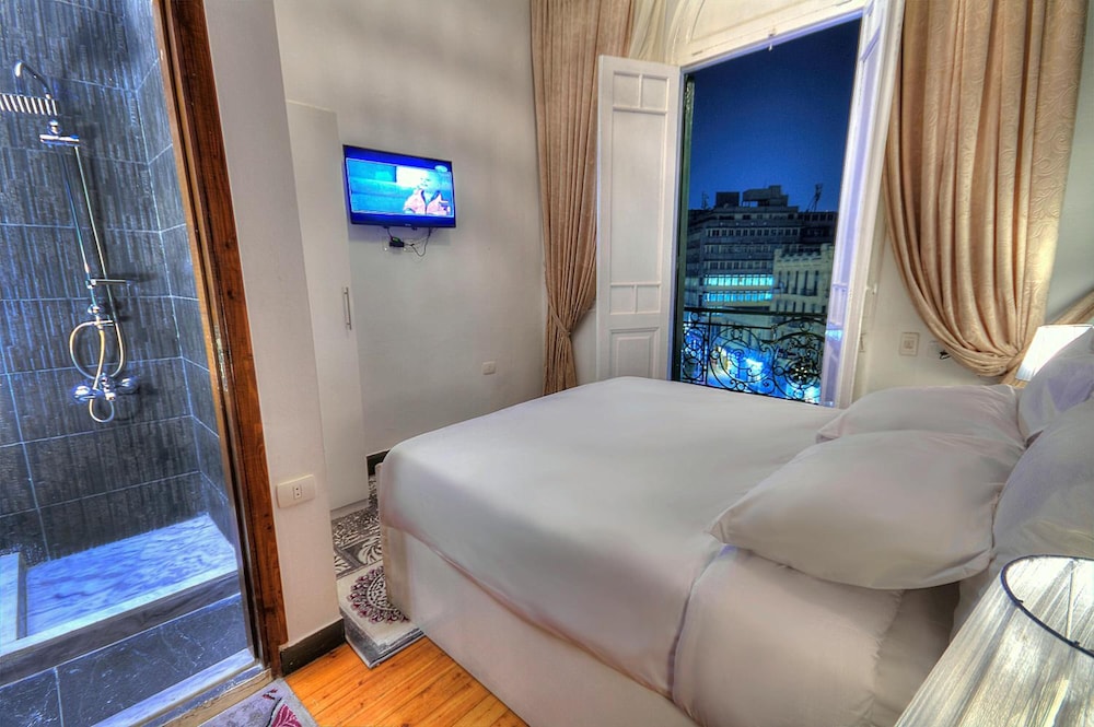the square boutique hotel
