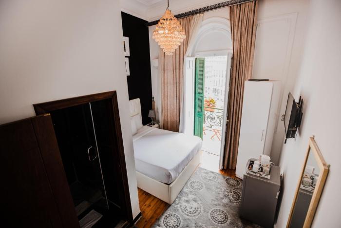 the square boutique hotel