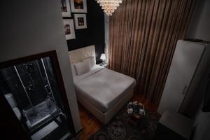the square boutique hotel